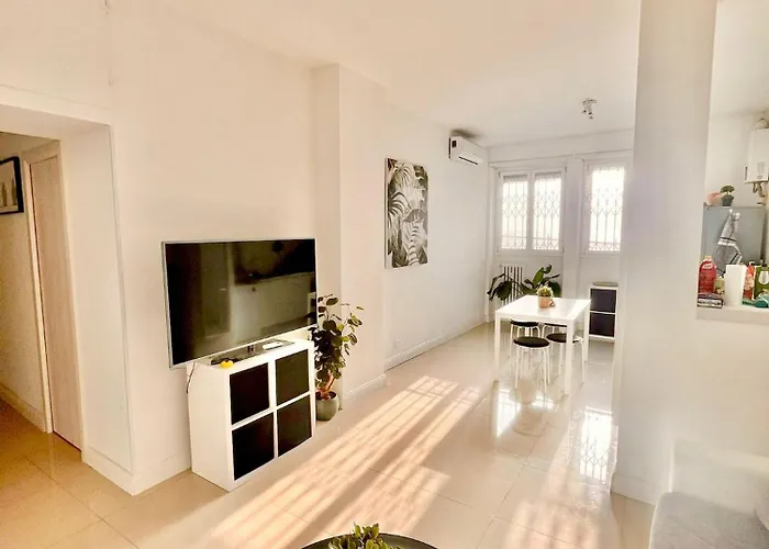 Double With Private Bathroom In Shared Roma