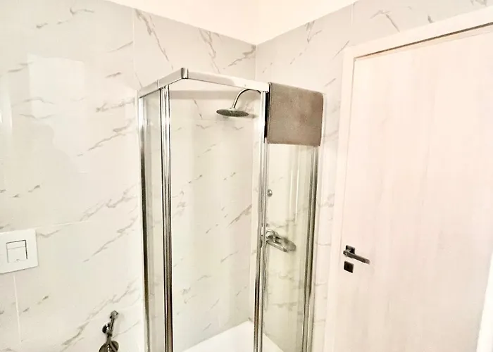 Double With Private Bathroom In Shared *